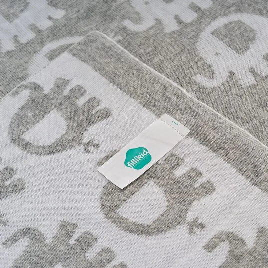 Fillikid Baumwolldecke 75 x 100 cm - Elefanten - Grau Weiß 6 Fillikid Baumwolldecke 75 x 100 cm - Elefanten - Grau Weiß – Bild 6