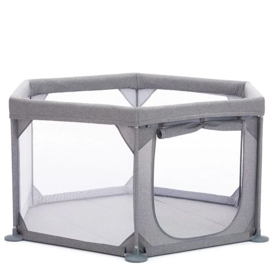 Fillikid Laufgitter 6-eckig Prag aus Netzstoff mit Transporttasche & Einstieg - Grau 1 Fillikid Laufgitter 6-eckig Prag aus Netzstoff mit Transporttasche & Einstieg - Grau