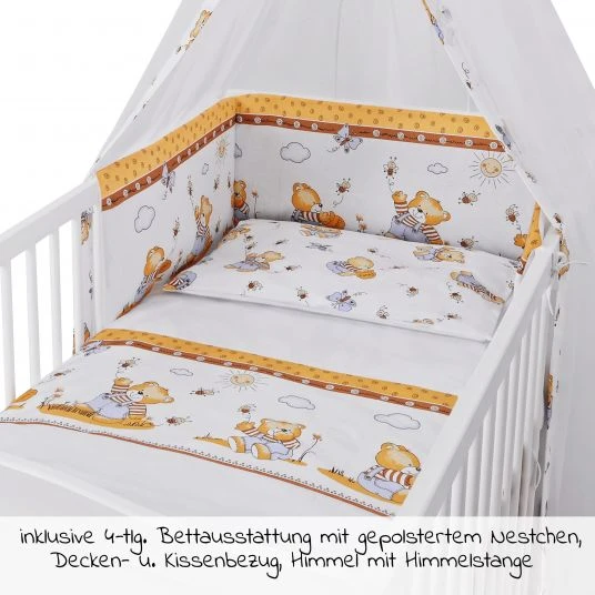 Jonka Babybett-Komplett-Set Mona inkl. Bettwäsche, Himmel, Nestchen & Matratze 70 x 140 cm - Honigbär - Weiß 4 Jonka Babybett-Komplett-Set Mona inkl. Bettwäsche, Himmel, Nestchen & Matratze 70 x 140 cm - Honigbär - Weiß – Bild 4