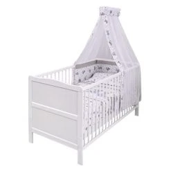 Jonka Kinderzimmer Sparset Mona mit Bett, Wickelkommode, Bettwäsche, Himmel,Nestchen, Matratze 70x140 cm - Kuschelbären - Weiß - Kollektion 2022 11 Jonka Kinderzimmer Sparset Mona mit Bett, Wickelkommode, Bettwäsche, Himmel,Nestchen, Matratze 70x140 cm - Kuschelbären - Weiß - Kollektion 2022 -Wohnen & Schlafen Verkäufe jonka kinderzimmer sparset mona mit bett wickelkommode bettwasche himmel nestchen matratze 70x140 cm kuschelbaren weiss set 534 d5