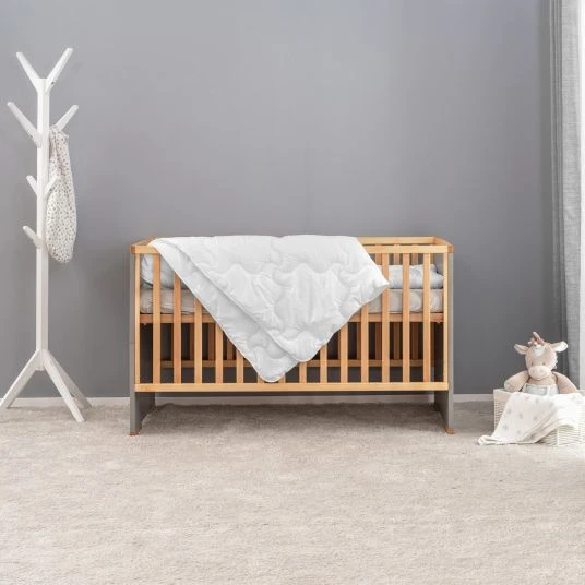 LaLoona Steppbett-Set Premium Complete 100 x 135 + 40 x 60 cm - Weiß 6 LaLoona Steppbett-Set Premium Complete 100 x 135 + 40 x 60 cm - Weiß – Bild 6