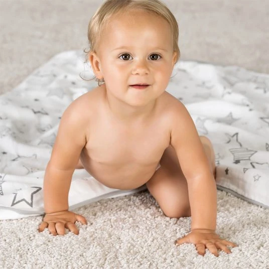 Makian Kuscheldecke Mull 4-lagig 120 x 120 cm - Crazy Stars - Grau Weiß 3 Makian Kuscheldecke Mull 4-lagig 120 x 120 cm - Crazy Stars - Grau Weiß – Bild 3