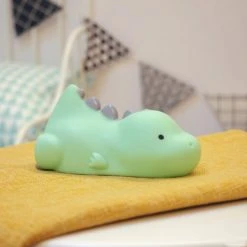 Reer Nachtlicht Lumilu Lazy Friends - Dino - Grün 10 Reer Nachtlicht Lumilu Lazy Friends - Dino - Grün -Wohnen & Schlafen Verkäufe reer nachtlicht lumilu lazy friends dino grun 52223 d4