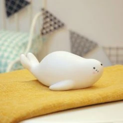Reer Nachtlicht Lumilu Lazy Friends - Seal - Weiß -Wohnen & Schlafen Verkäufe reer nachtlicht lumilu lazy friends seal weiss 52240 d4