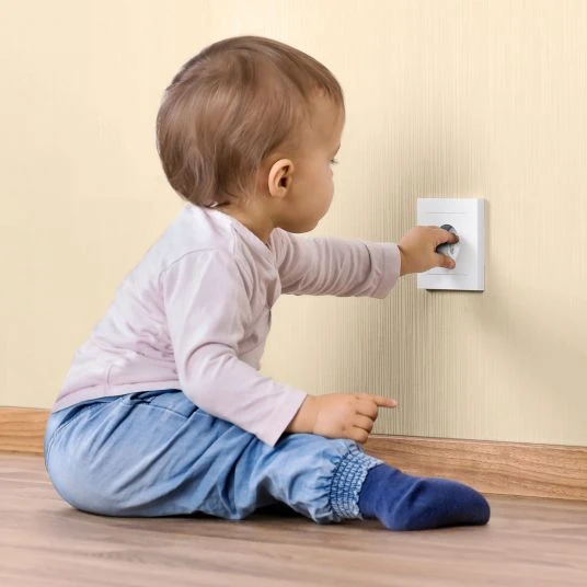 Reer Steckdosenschutz 20er Pack zum Schrauben - Weiß 4 Reer Steckdosenschutz 20er Pack zum Schrauben - Weiß – Bild 4