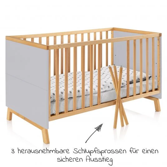 Schardt Baby- und Kinderbett Designline Deluxe Buche teilmassiv 70 x 140 cm - Natur Grau 2 Schardt Baby- und Kinderbett Designline Deluxe Buche teilmassiv 70 x 140 cm - Natur Grau – Bild 2